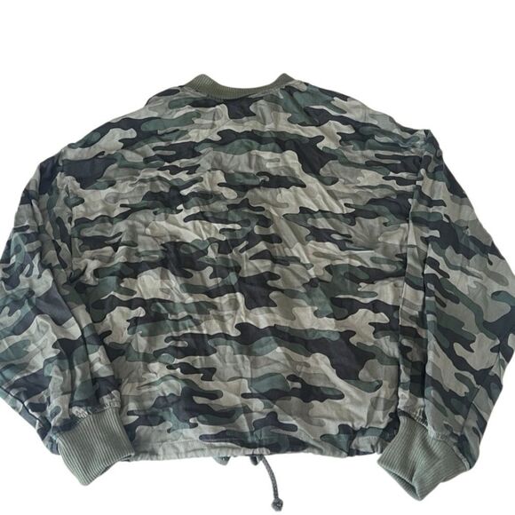 Steve Madden Green Desert Sage Camouflage Full Zip Jacket Size Medium NWT - Picture 3 of 9